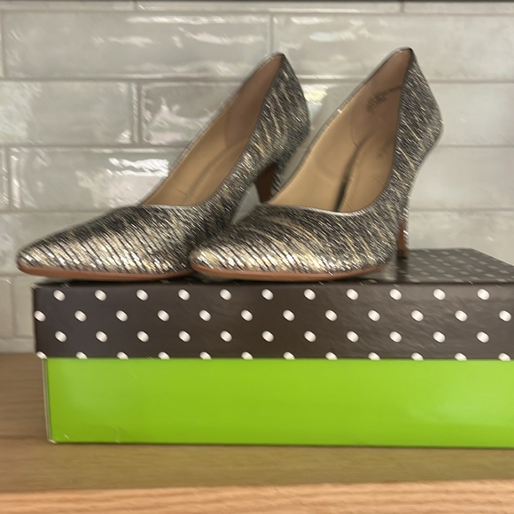 NWT Kelly and Katie Gold/Silver Sequin Size 10 Heels - Picture 6 of 6